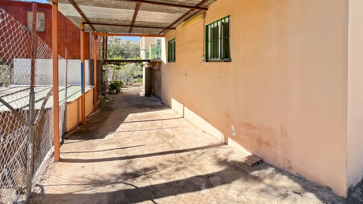 4 soveværelse Finca/Landehus til salg i Comares med swimmingpool garage - € 295.000 (Ref: 9824083)