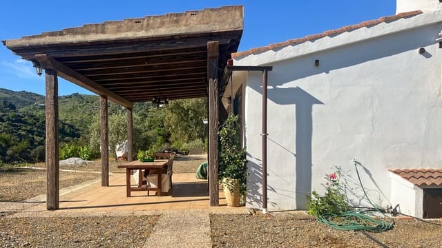 4 soveværelse Finca/Landehus til salg i Comares med swimmingpool garage - € 295.000 (Ref: 9824083)