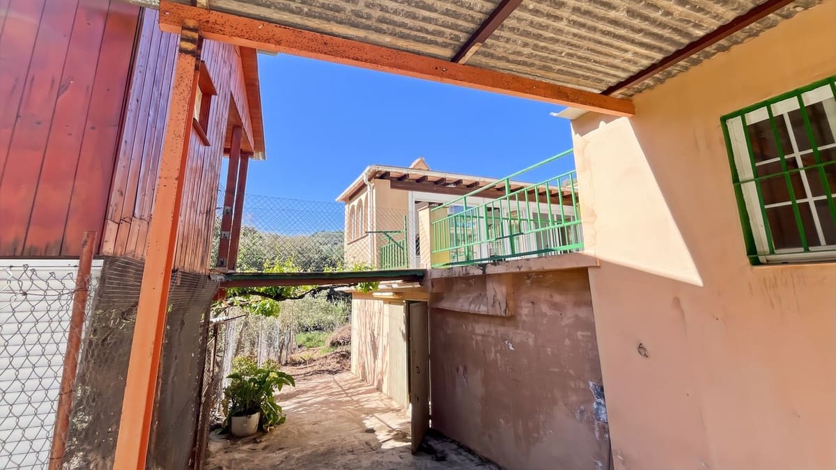 4 soveværelse Finca/Landehus til salg i Comares med swimmingpool garage - € 295.000 (Ref: 9824083)