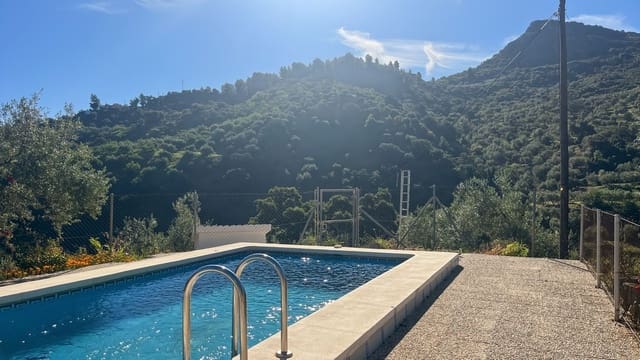 4 soveværelse Finca/Landehus til salg i Comares med swimmingpool garage - € 295.000 (Ref: 9824083)