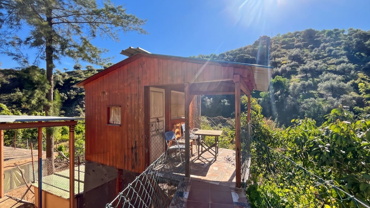 4 soveværelse Finca/Landehus til salg i Comares med swimmingpool garage - € 295.000 (Ref: 9824083)
