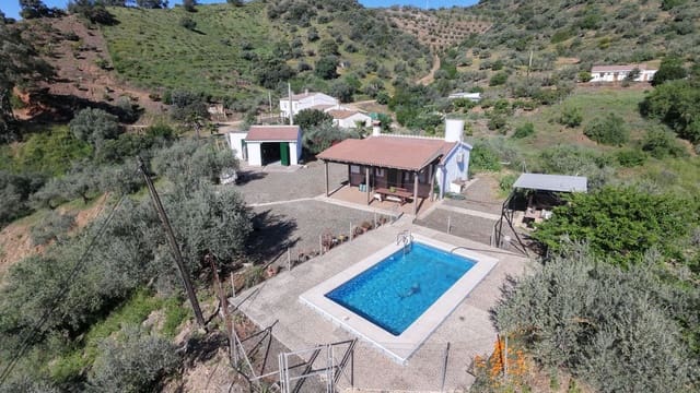 4 soveværelse Finca/Landehus til salg i Comares med swimmingpool garage - € 295.000 (Ref: 9824083)