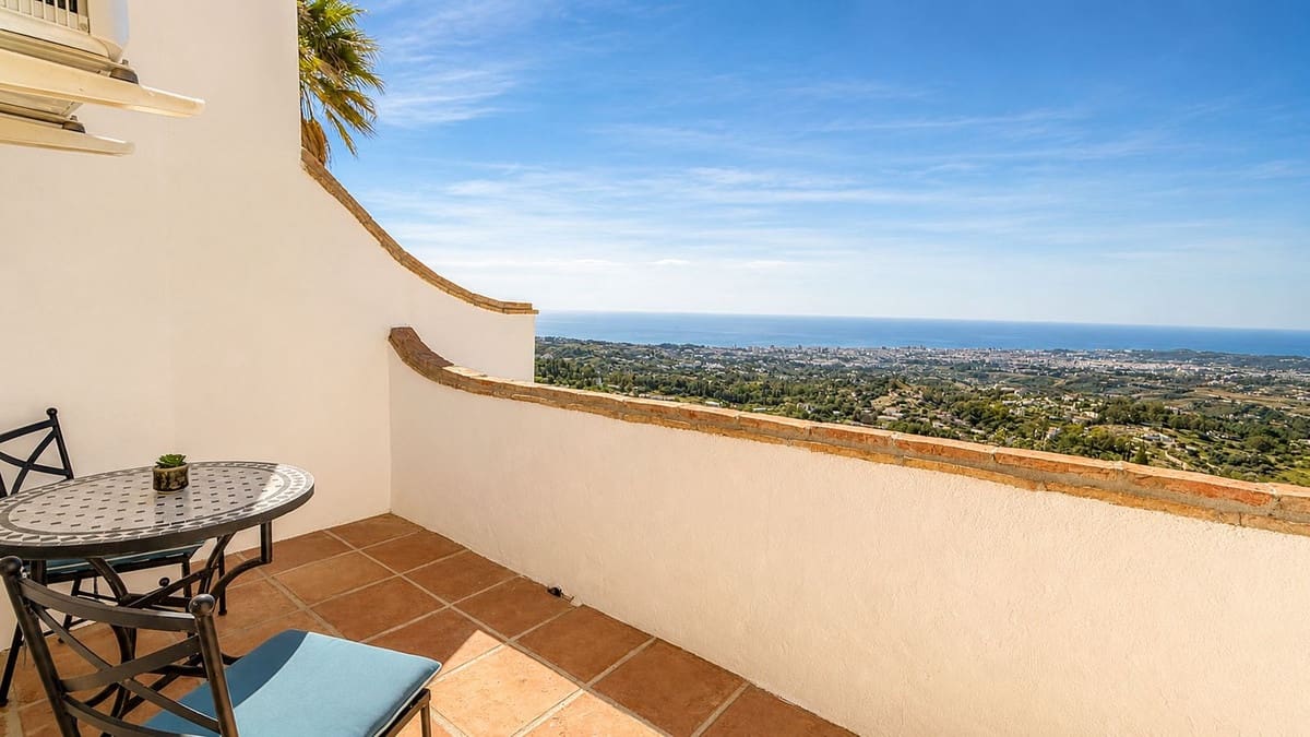 2 makuuhuone Omakotitalo myytävänä paikassa Mijas mukana uima-altaan - 375 000 € (Ref: 9824742)
