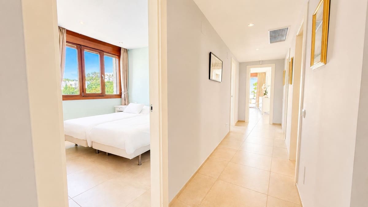 3 chambre Penthouse à vendre à Los Monteros avec piscine garage - 789 000 € (Ref: 9827963)