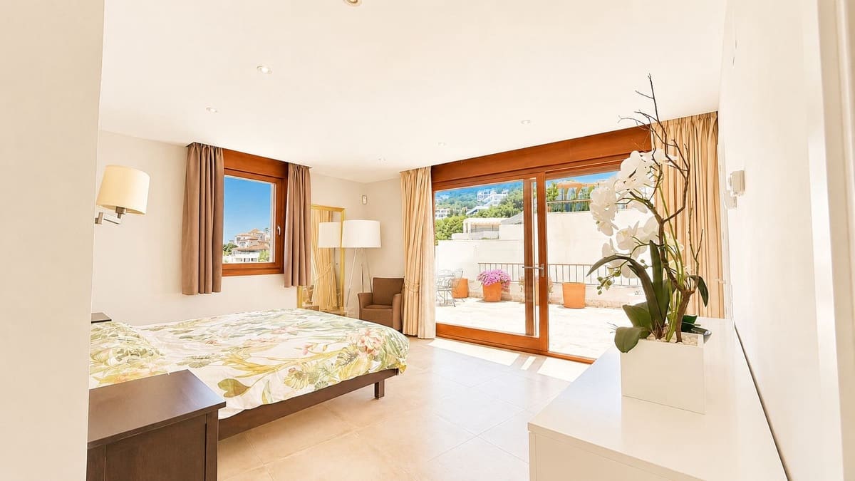 3 chambre Penthouse à vendre à Los Monteros avec piscine garage - 789 000 € (Ref: 9827963)