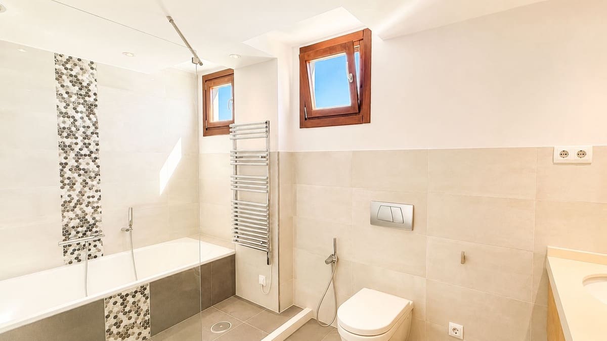 3 chambre Penthouse à vendre à Los Monteros avec piscine garage - 789 000 € (Ref: 9827963)