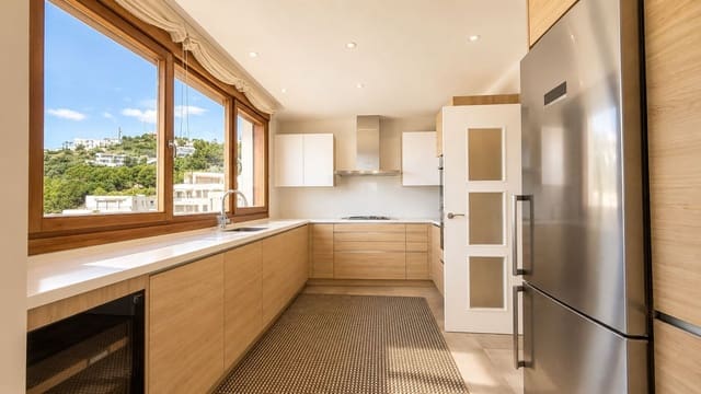 3 chambre Penthouse à vendre à Los Monteros, Marbella avec piscine garage - 789 000 € (Ref: 9827963)
