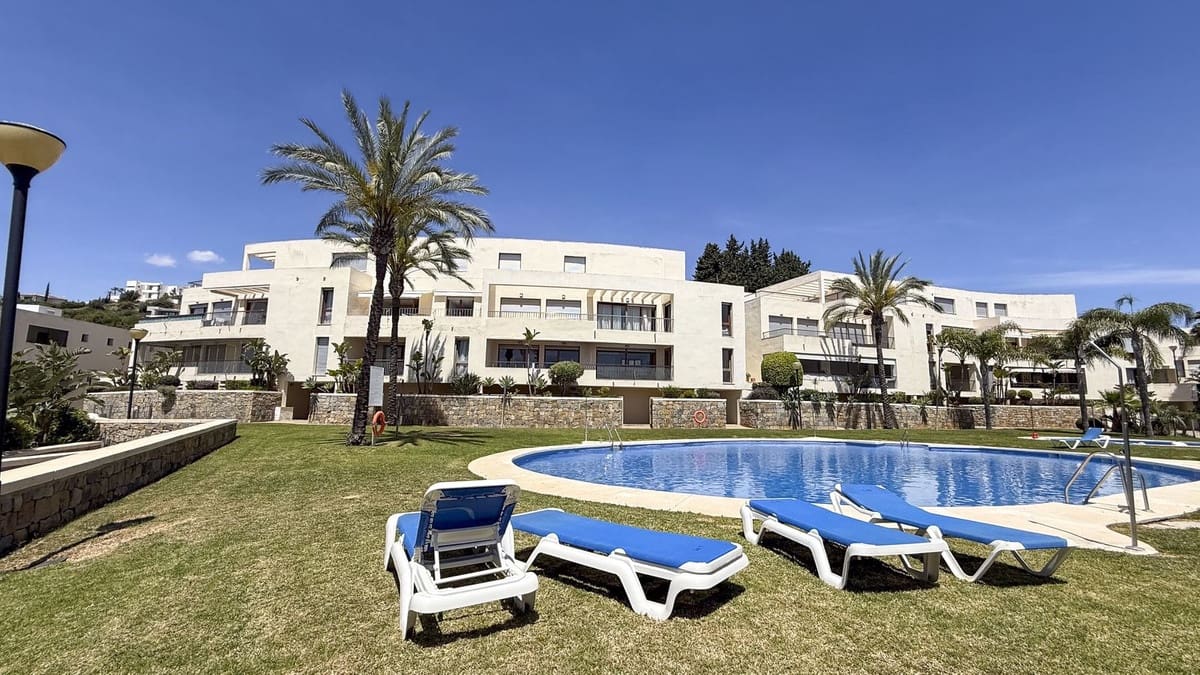 3 chambre Penthouse à vendre à Los Monteros avec piscine garage - 789 000 € (Ref: 9827963)