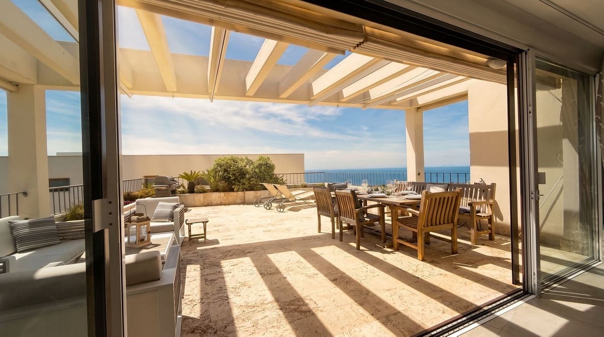 3 chambre Penthouse à vendre à Los Monteros avec piscine garage - 789 000 € (Ref: 9827963)