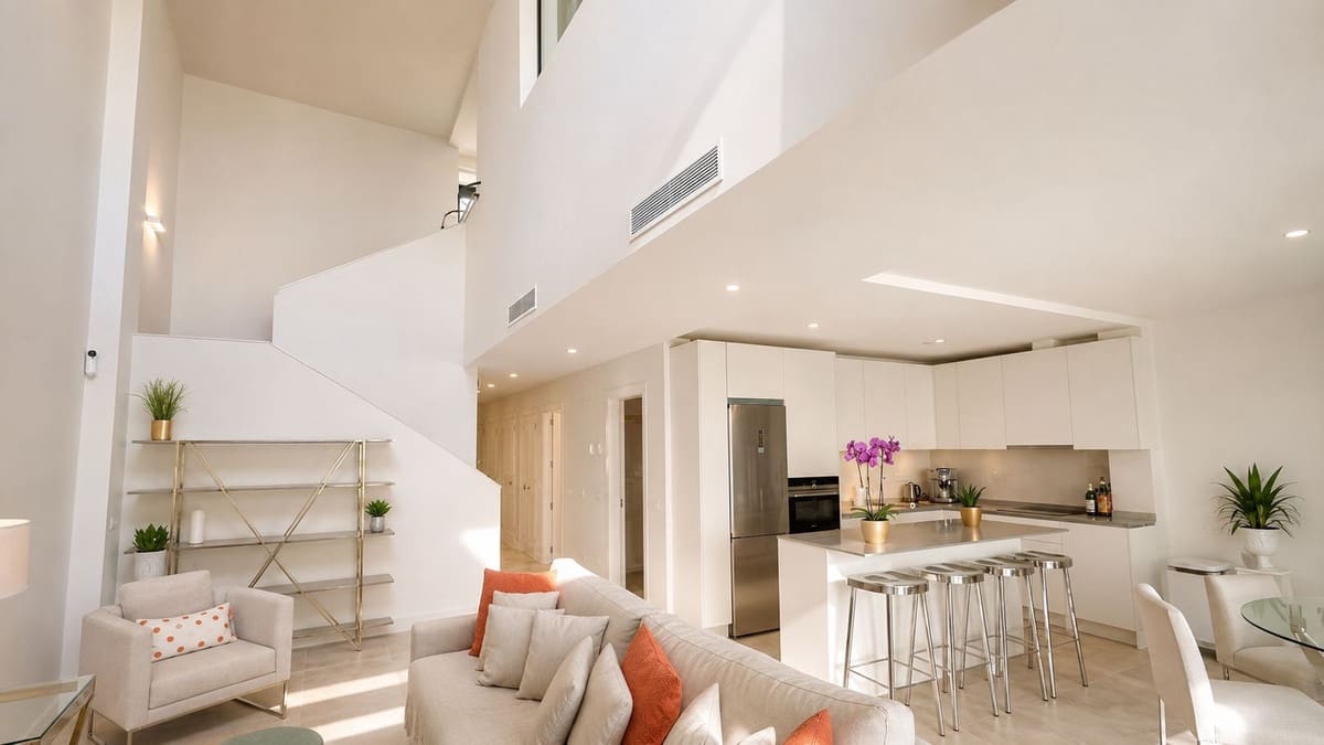 4 sypialnia Dom na sprzedaż w La Cala de Mijas z basenem garażem - 999 000 € (Ref: 9832058)