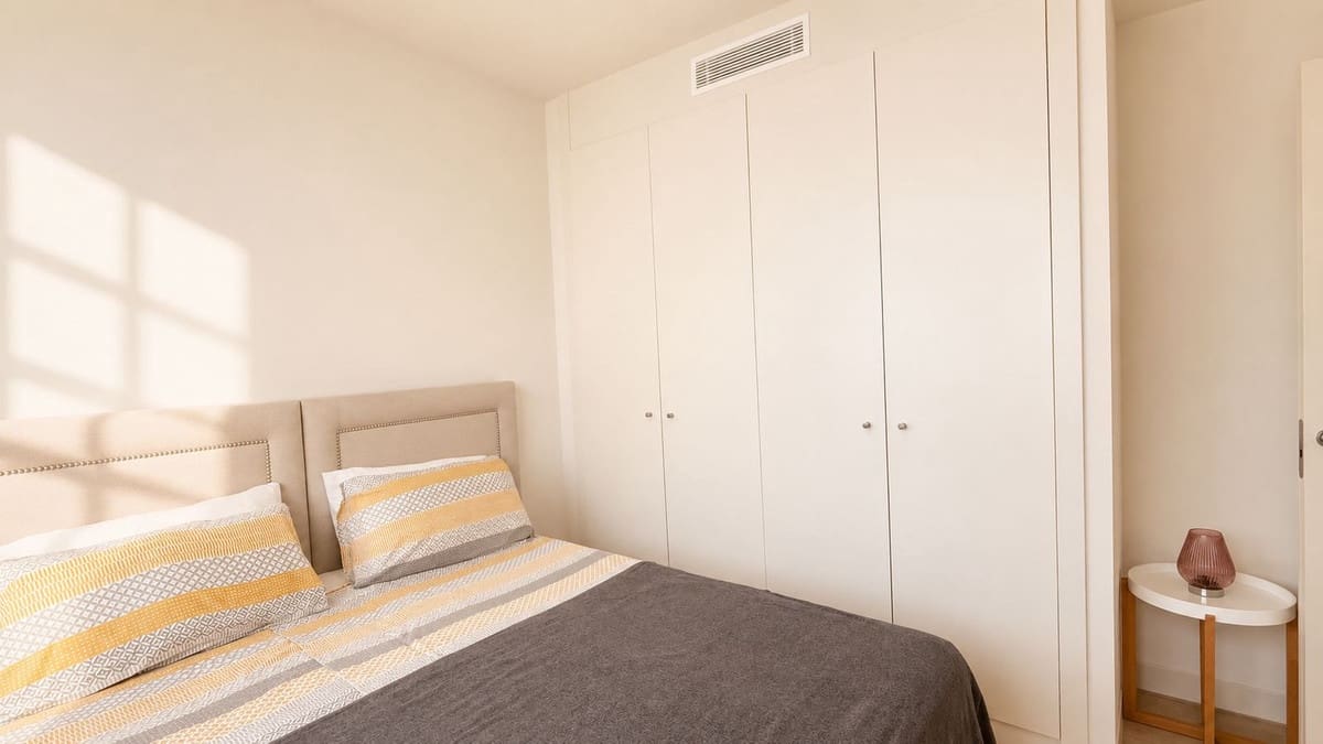 4 sypialnia Dom na sprzedaż w La Cala de Mijas z basenem garażem - 999 000 € (Ref: 9832058)