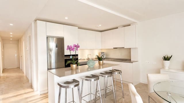 4 sypialnia Dom na sprzedaż w La Cala de Mijas, Mijas z basenem garażem - 999 000 € (Ref: 9832058)