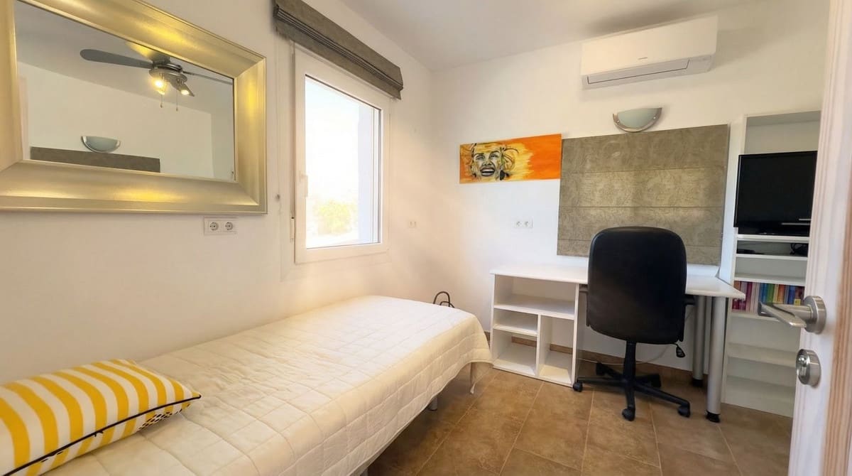 4 chambre Villa/Maison à vendre à Guaro avec piscine garage - 925 000 € (Ref: 9844423)