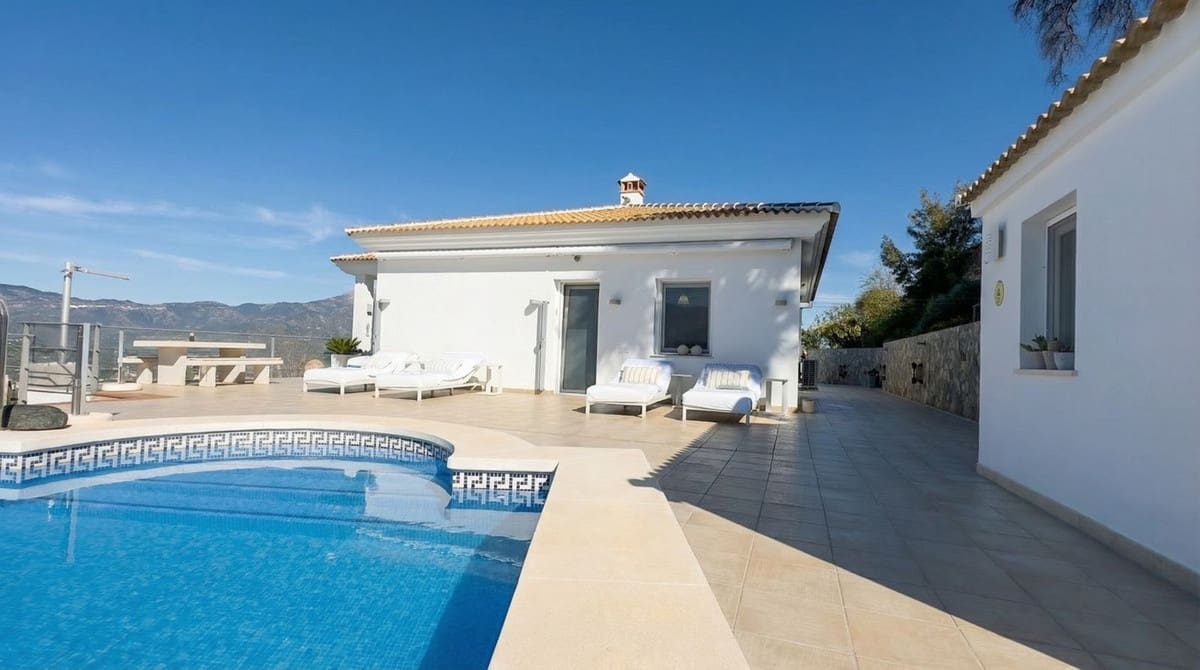 4 chambre Villa/Maison à vendre à Guaro avec piscine garage - 925 000 € (Ref: 9844423)