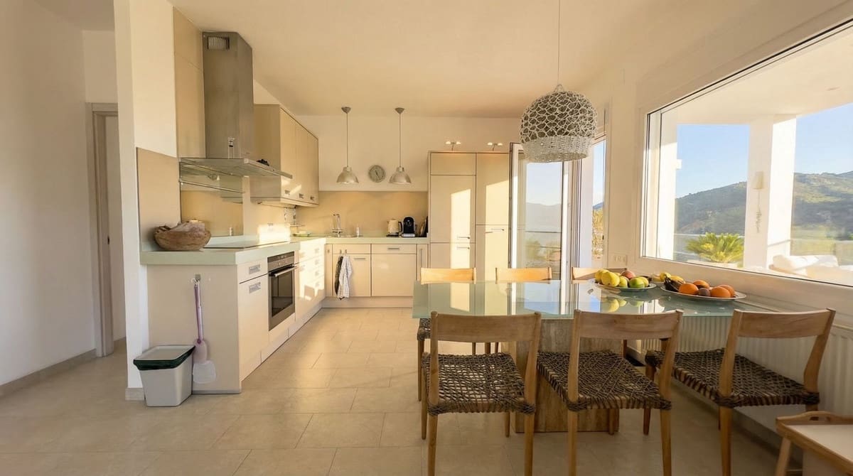 4 chambre Villa/Maison à vendre à Guaro avec piscine garage - 925 000 € (Ref: 9844423)
