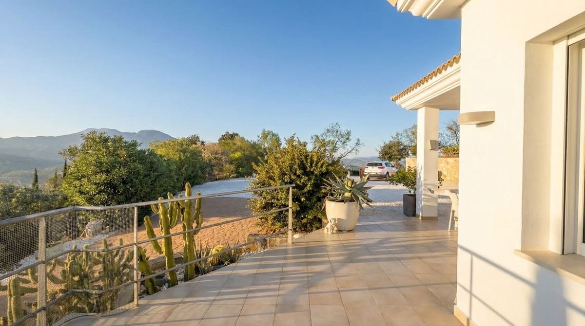 4 chambre Villa/Maison à vendre à Guaro avec piscine garage - 925 000 € (Ref: 9844423)