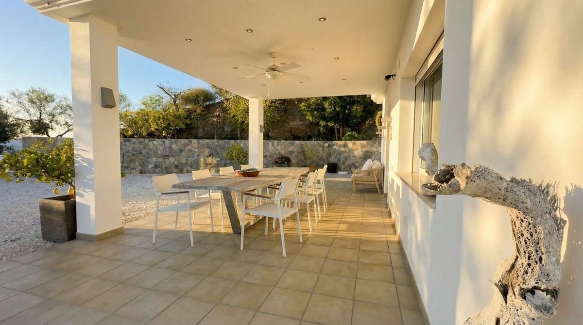 4 chambre Villa/Maison à vendre à Guaro avec piscine garage - 925 000 € (Ref: 9844423)