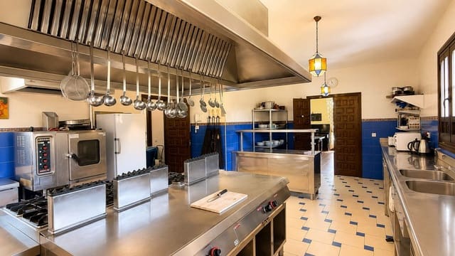 13 soveværelse Hotel til salg i Almogía med swimmingpool garage - € 2.200.000 (Ref: 9882477)
