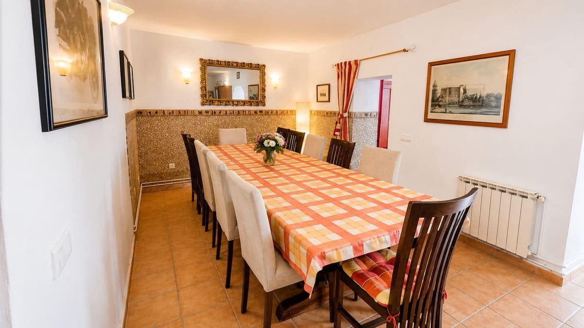 6 chambre Maison de Ville à vendre à Tolox - 260 000 € (Ref: 9883609)