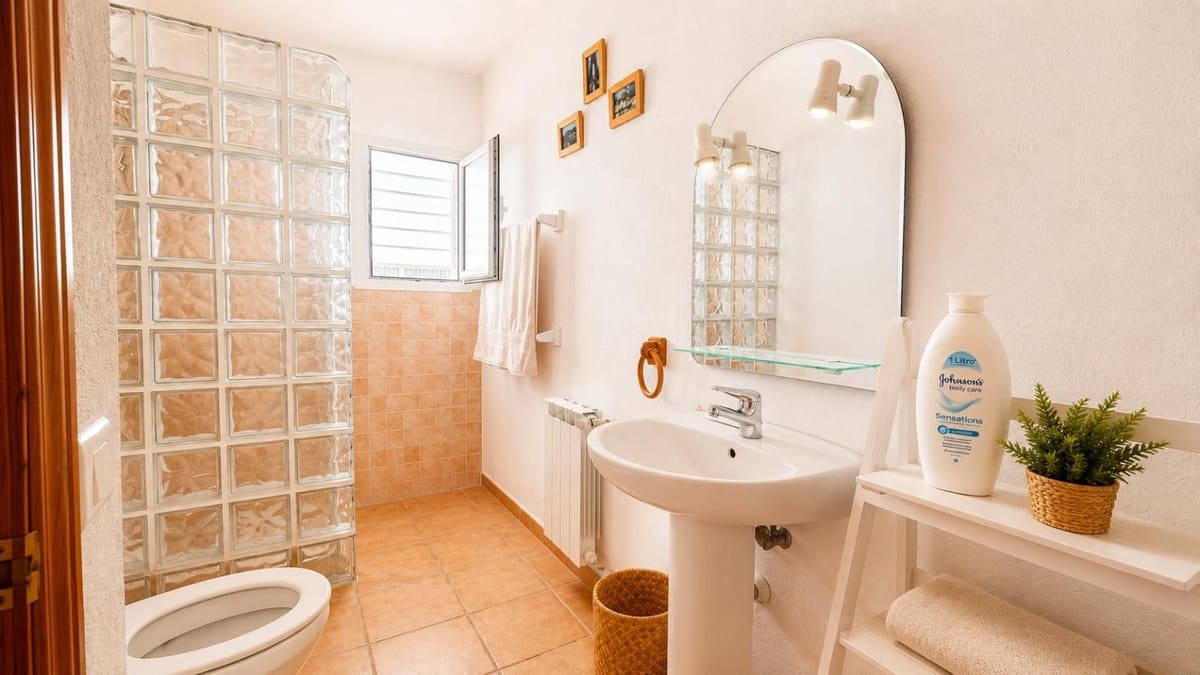 6 chambre Maison de Ville à vendre à Tolox - 260 000 € (Ref: 9883609)