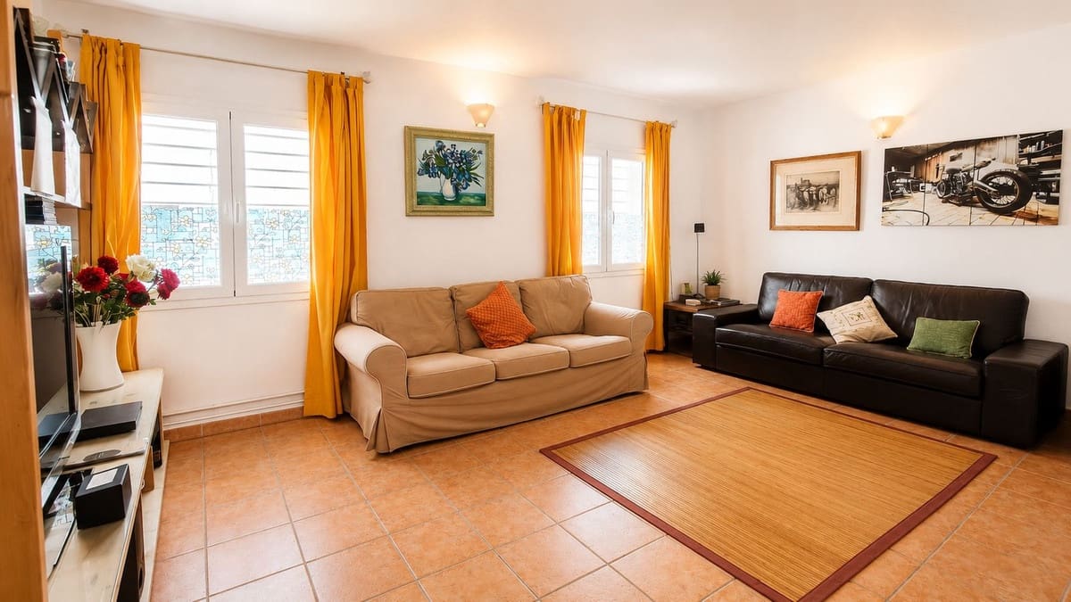 6 chambre Maison de Ville à vendre à Tolox - 260 000 € (Ref: 9883609)