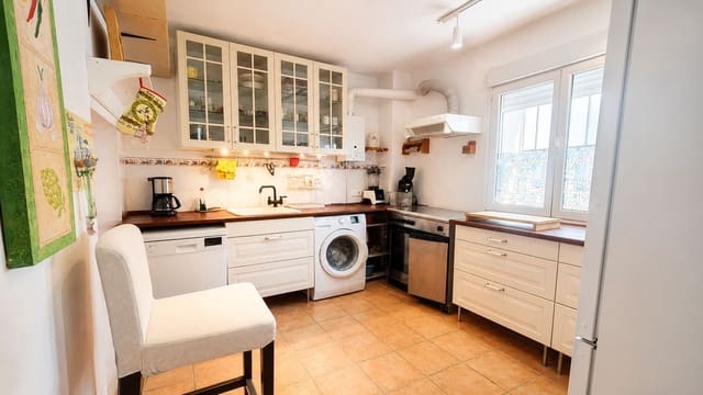 6 chambre Maison de Ville à vendre à Tolox - 260 000 € (Ref: 9883609)
