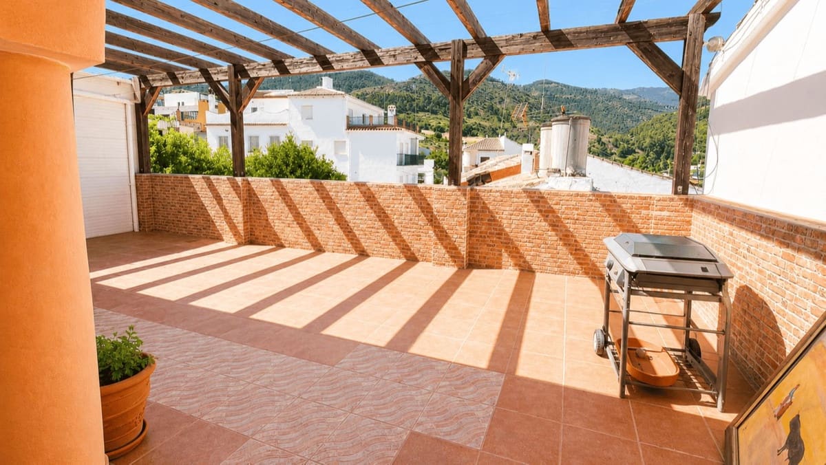 6 chambre Maison de Ville à vendre à Tolox - 260 000 € (Ref: 9883609)
