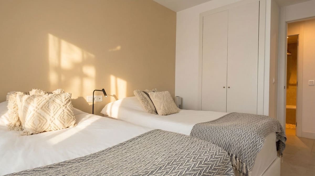 3 soveværelse Lejlighed til salg i Cabopino med swimmingpool garage - € 1.199.000 (Ref: 9891256)