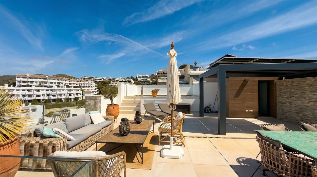 3 soveværelse Lejlighed til salg i Cabopino med swimmingpool garage - € 1.199.000 (Ref: 9891256)