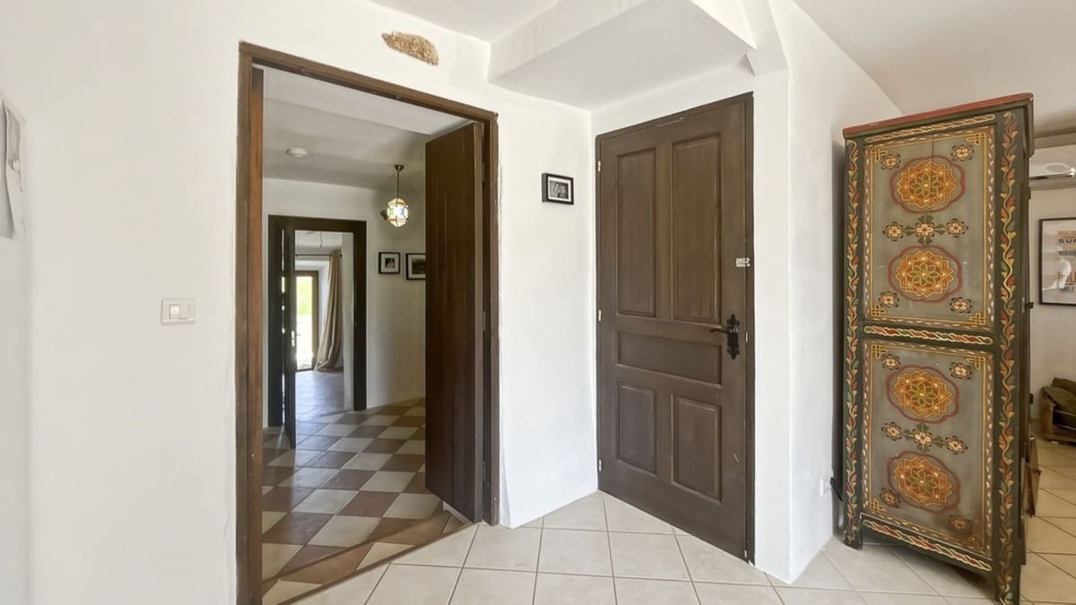 8 bedroom Finca/Country House for sale in Casabermeja with pool garage - € 895,000 (Ref: 9895293)