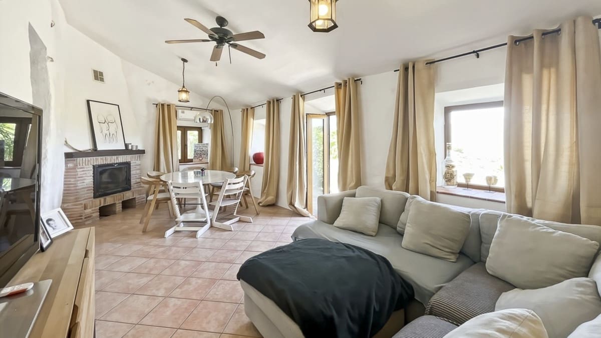 8 bedroom Finca/Country House for sale in Casabermeja with pool garage - € 895,000 (Ref: 9895293)