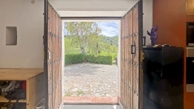 8 bedroom Finca/Country House for sale in Casabermeja with pool garage - € 895,000 (Ref: 9895293)