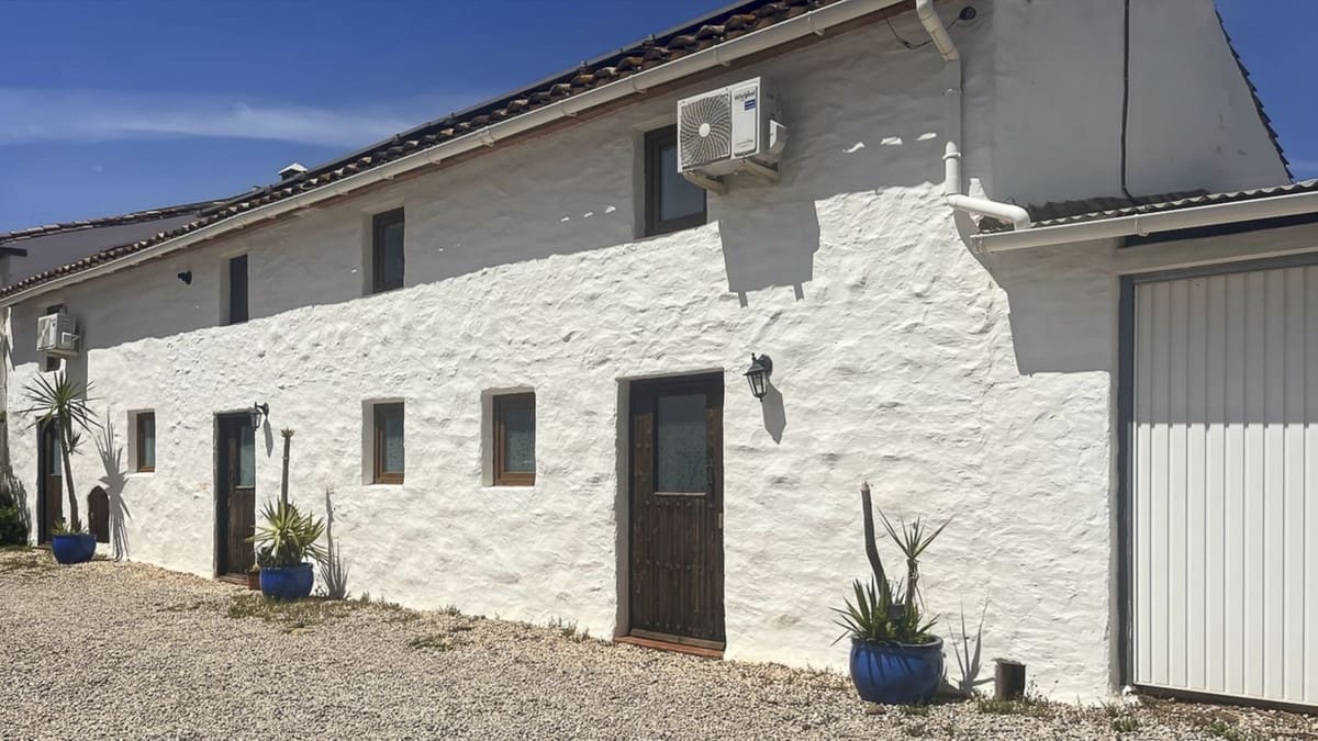 8 bedroom Finca/Country House for sale in Casabermeja with pool garage - € 895,000 (Ref: 9895293)