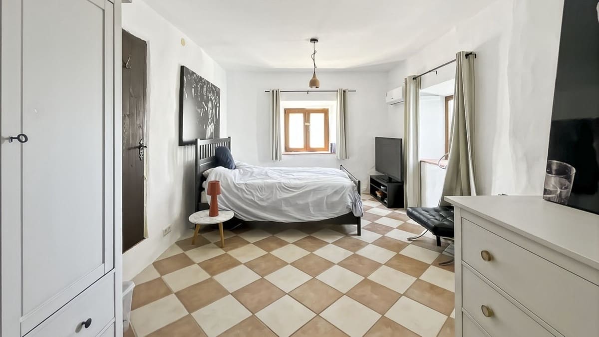 8 bedroom Finca/Country House for sale in Casabermeja with pool garage - € 895,000 (Ref: 9895293)