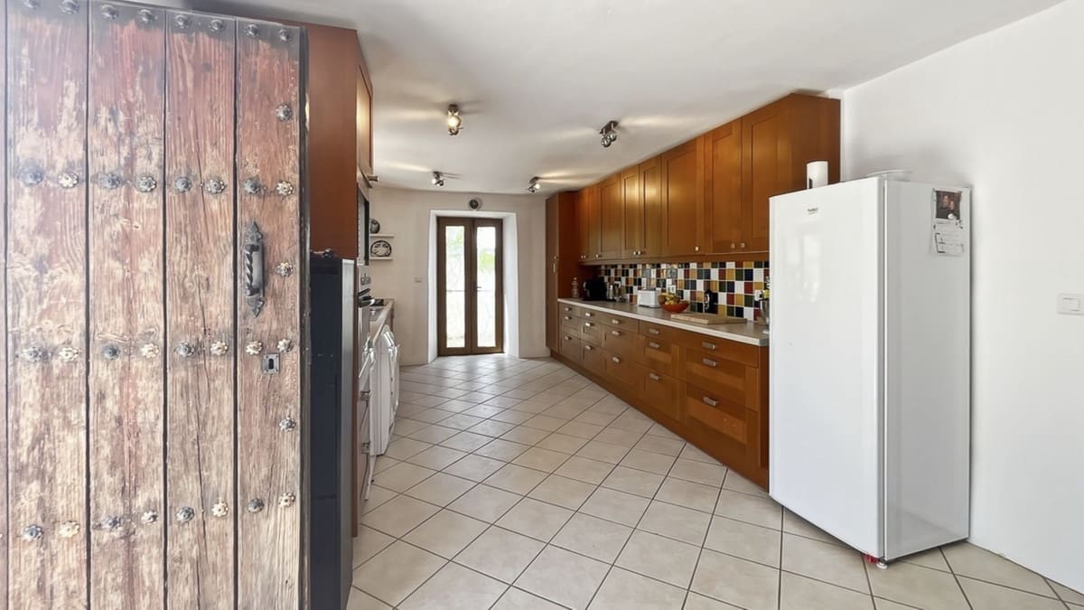 8 bedroom Finca/Country House for sale in Casabermeja with pool garage - € 895,000 (Ref: 9895293)