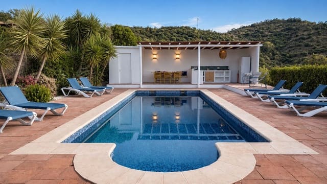 8 bedroom Finca/Country House for sale in Casabermeja with pool garage - € 895,000 (Ref: 9895293)