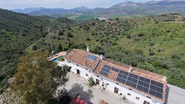 8 bedroom Finca/Country House for sale in Casabermeja with pool garage - € 895,000 (Ref: 9895293)
