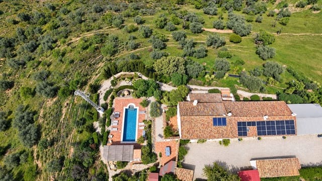 Finca/Casa Rural de 8 habitaciones en Casabermeja en venta con piscina garaje - 849.000 € (Ref: 9895293)