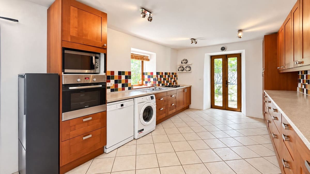 8 slaapkamer Finca/Landhuis te koop in Casabermeja met zwembad garage - € 849.000 (Ref: 9895293)