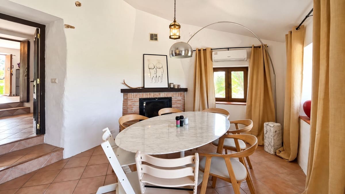 8 slaapkamer Finca/Landhuis te koop in Casabermeja met zwembad garage - € 849.000 (Ref: 9895293)