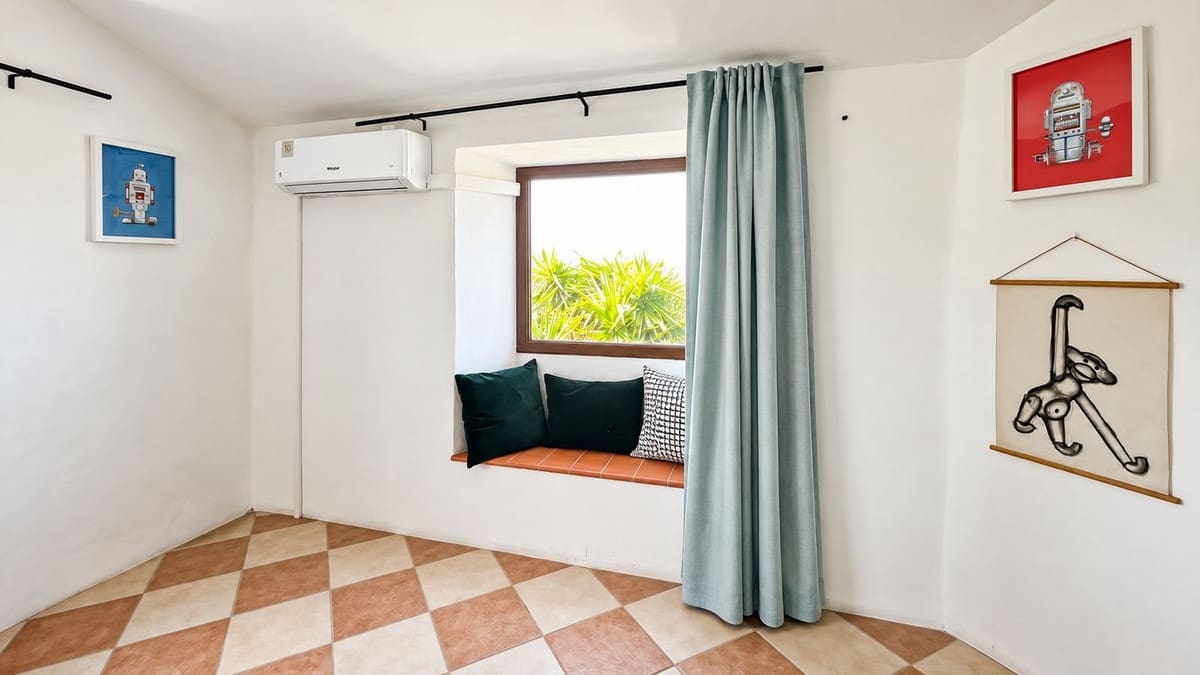 8 slaapkamer Finca/Landhuis te koop in Casabermeja met zwembad garage - € 849.000 (Ref: 9895293)
