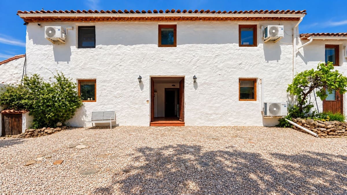 8 slaapkamer Finca/Landhuis te koop in Casabermeja met zwembad garage - € 849.000 (Ref: 9895293)