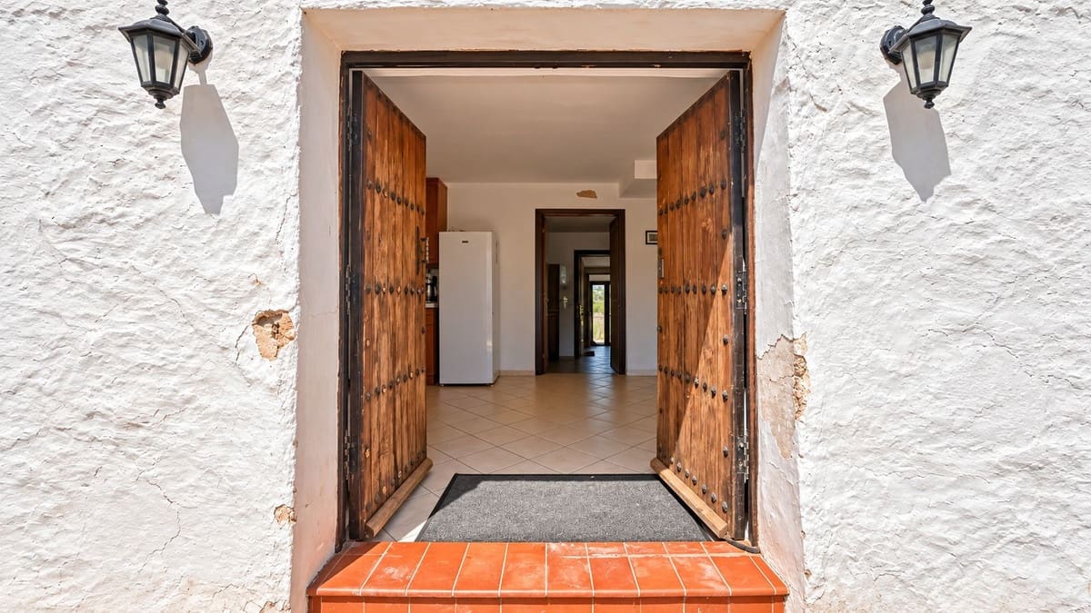 8 slaapkamer Finca/Landhuis te koop in Casabermeja met zwembad garage - € 849.000 (Ref: 9895293)