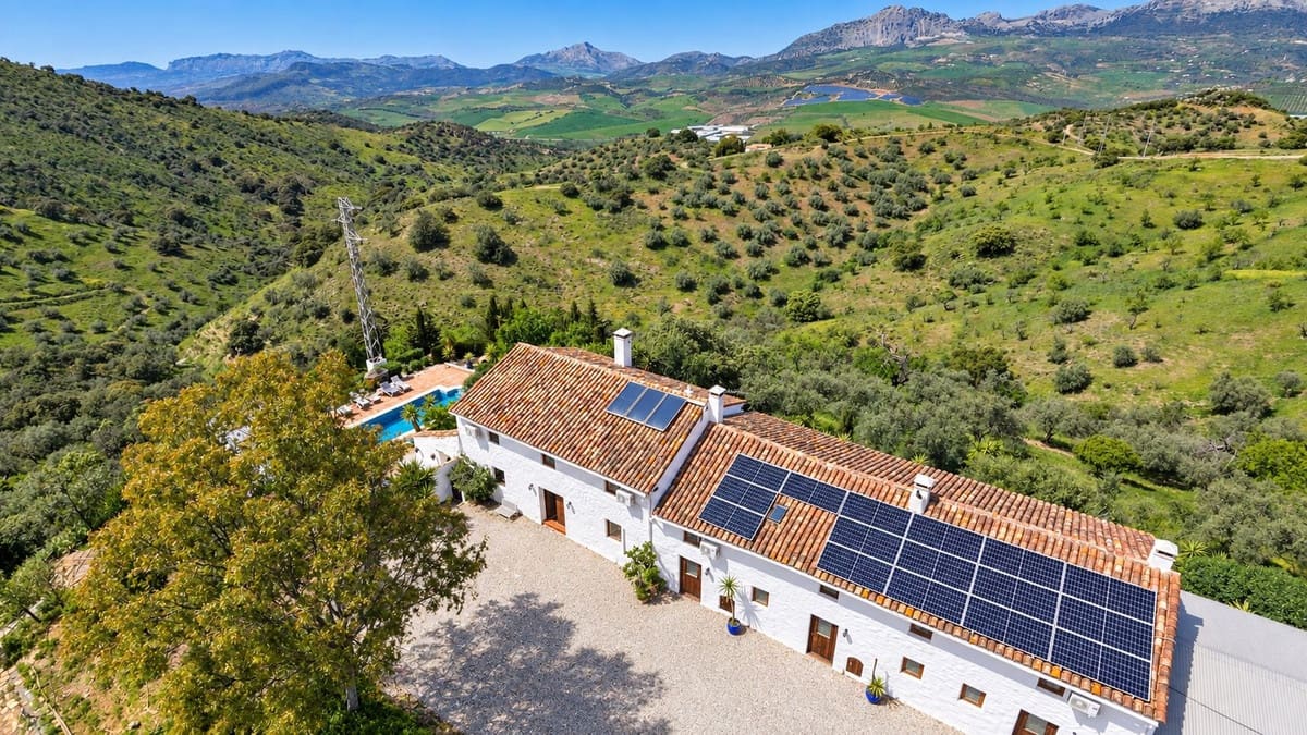 8 slaapkamer Finca/Landhuis te koop in Casabermeja met zwembad garage - € 849.000 (Ref: 9895293)