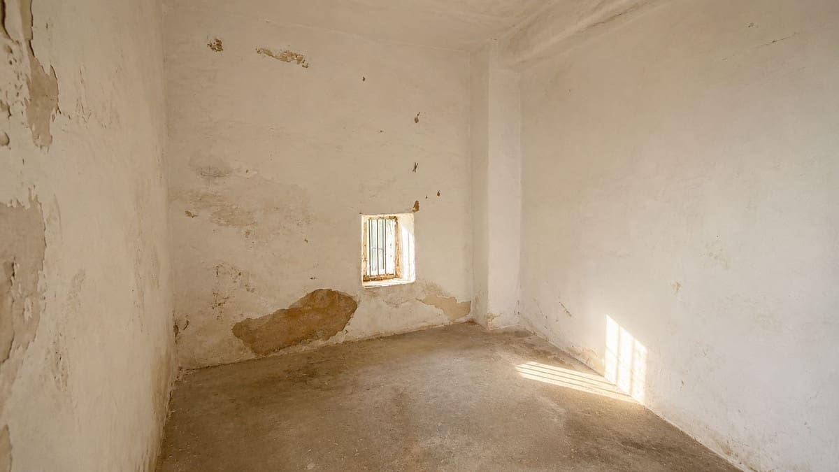 Casa de 2 habitaciones en Ojen en venta - 110.000 € (Ref: 9902145)
