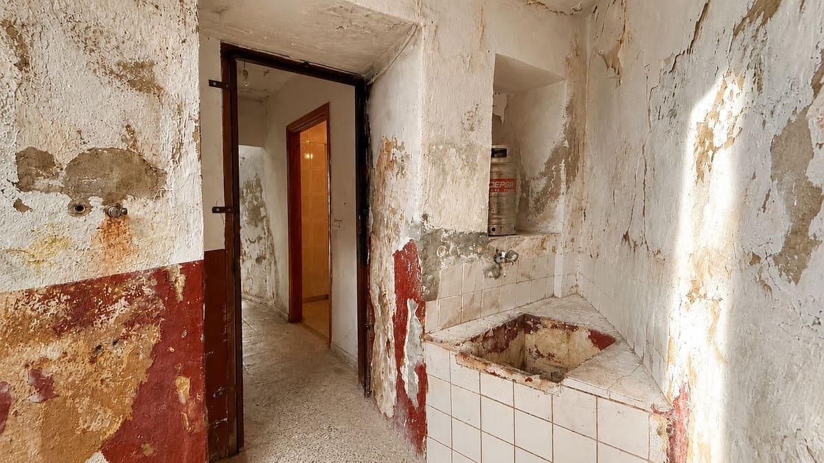 Casa de 2 habitaciones en Ojen en venta - 110.000 € (Ref: 9902145)