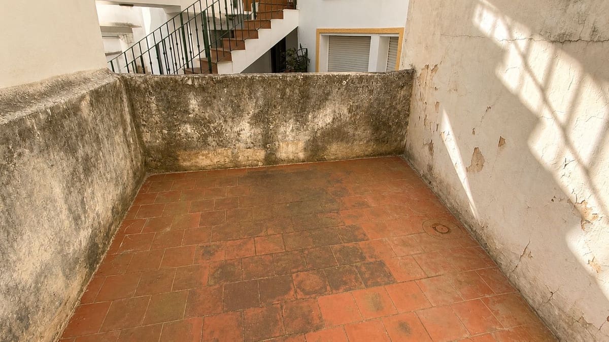 Casa de 2 habitaciones en Ojen en venta - 110.000 € (Ref: 9902145)