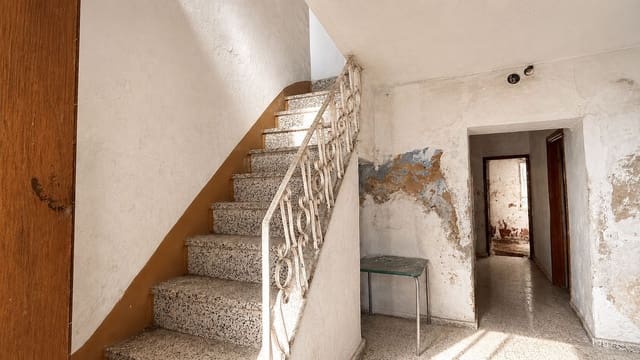 Casa de 2 habitaciones en Ojen en venta - 110.000 € (Ref: 9902145)