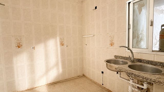 Casa de 2 habitaciones en Ojen en venta - 110.000 € (Ref: 9902145)