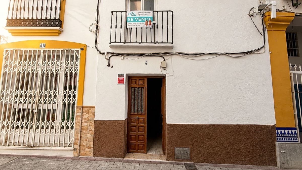 Casa de 2 habitaciones en Ojen en venta - 110.000 € (Ref: 9902145)
